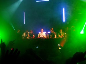 1200px-swedish_house_mafia_and_benny_benassi