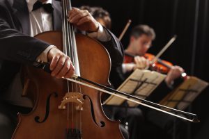 Classical music, cellist and violinists